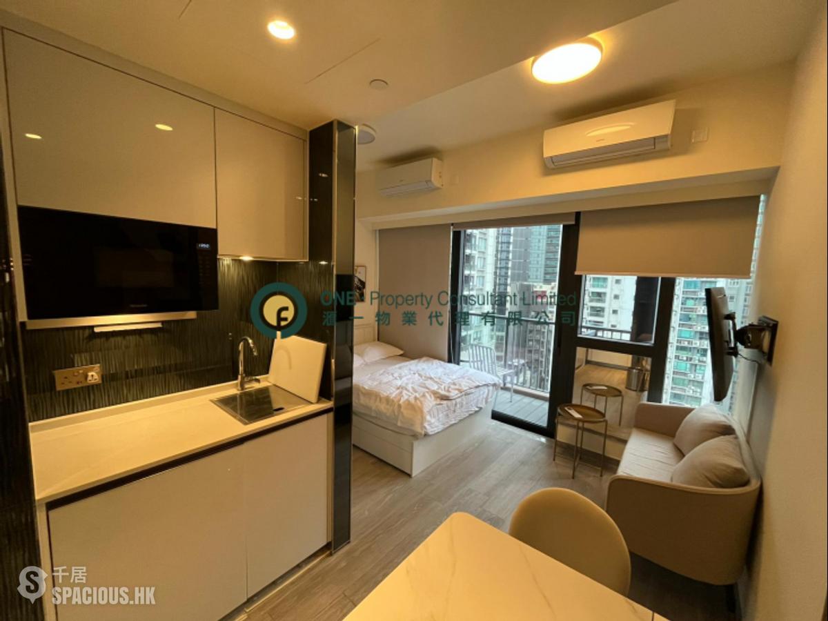 Sai Ying Pun - The Queens 01
