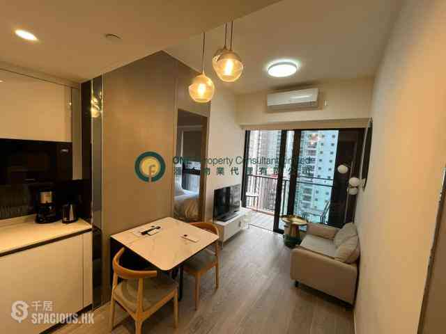 Sai Ying Pun - The Queens 03