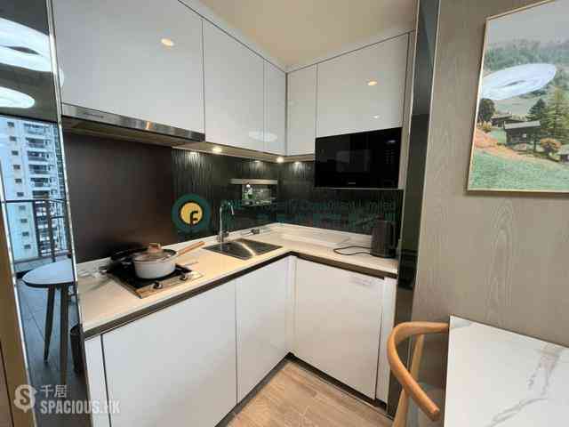 Sai Ying Pun - The Queens 04