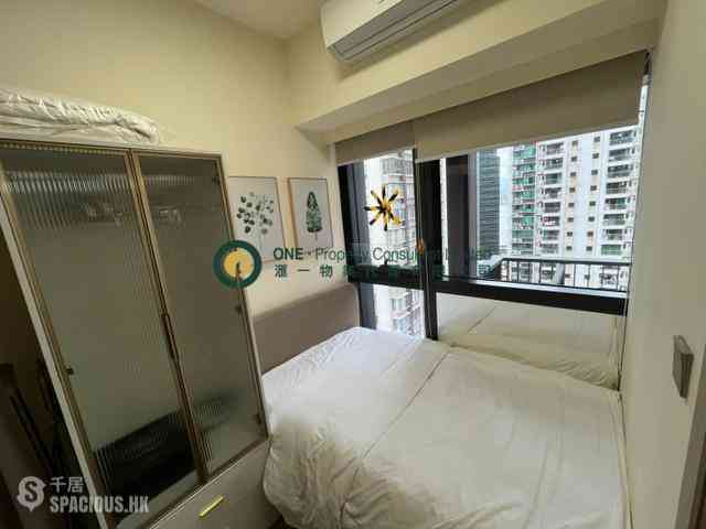 Sai Ying Pun - The Queens 07