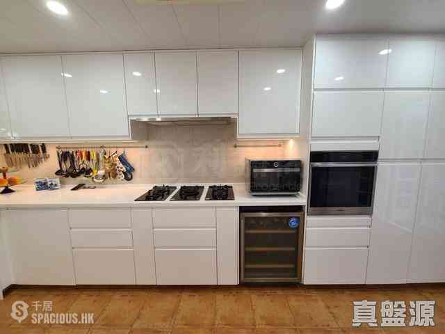 Chung Hom Kok - Coral Villas 04