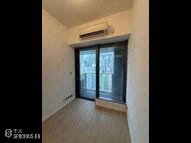 Sai Ying Pun - Des Voeux W Residence 04