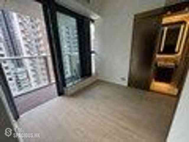 Sai Ying Pun - Des Voeux W Residence 03