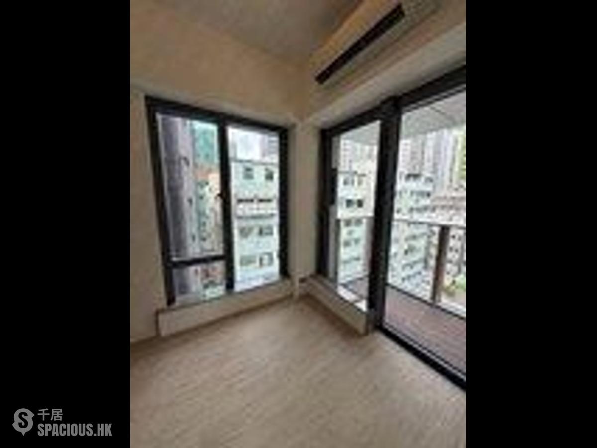 Sai Ying Pun - Des Voeux W Residence 01