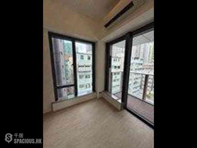 Sai Ying Pun - Des Voeux W Residence 01