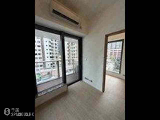 Sai Ying Pun - Des Voeux W Residence 02