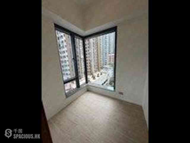 Sai Ying Pun - Des Voeux W Residence 05