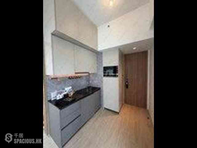 Sai Ying Pun - Des Voeux W Residence 07
