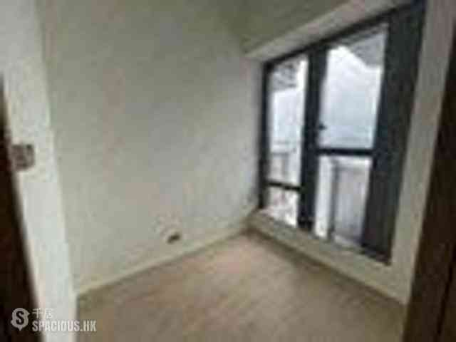 Sai Ying Pun - Des Voeux W Residence 02