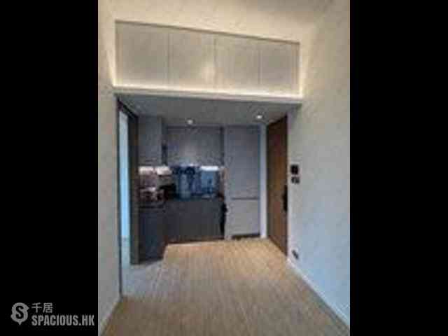 Sai Ying Pun - Des Voeux W Residence 02