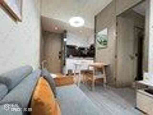 Sai Ying Pun - The Queens 03