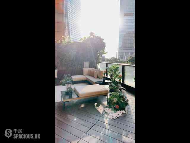 West Kowloon - The Arch 02