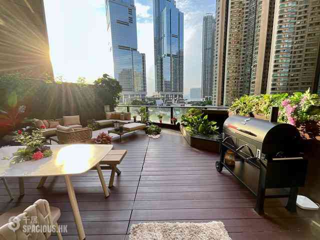 West Kowloon - The Arch 11