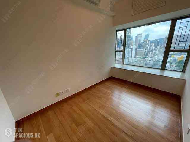 Wan Chai - The Zenith 06