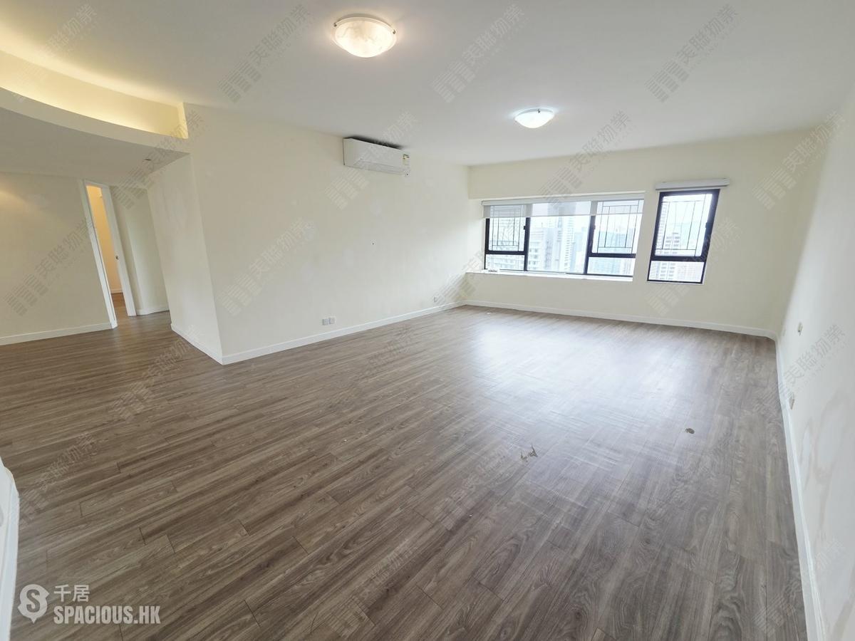 Mid Levels Central - Birchwood Place 01