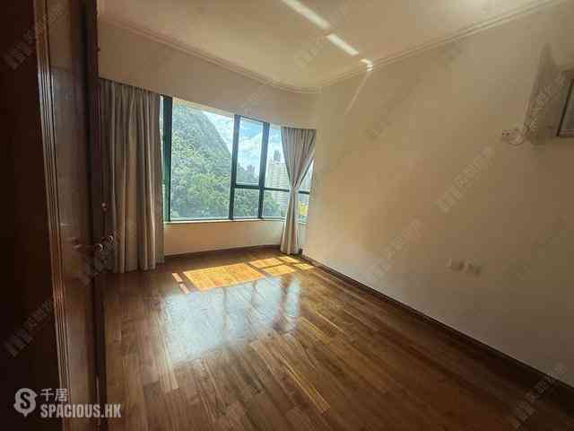 Mid Levels Central - Hillsborough Court 06