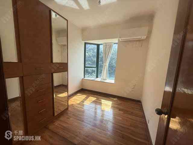 Mid Levels Central - Hillsborough Court 08