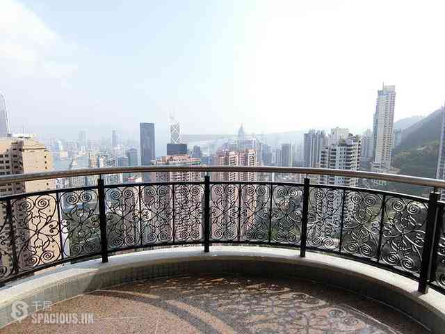 Mid Levels Central - Clovelly Court 01