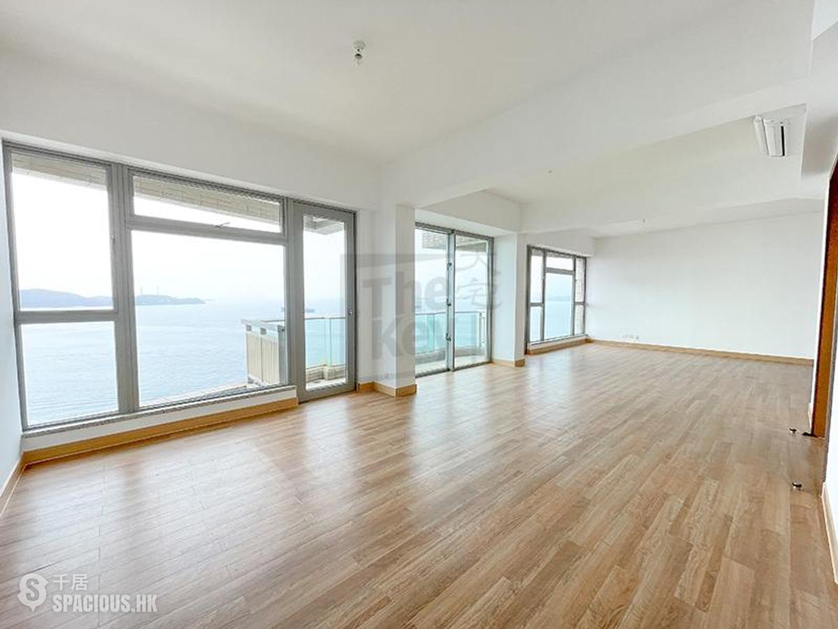 Pok Fu Lam - Villas Sorrento 01