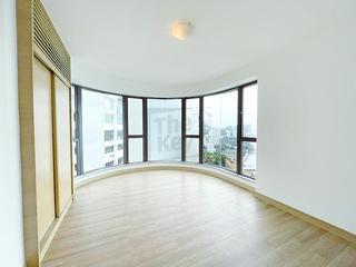 Pok Fu Lam - Villas Sorrento 03