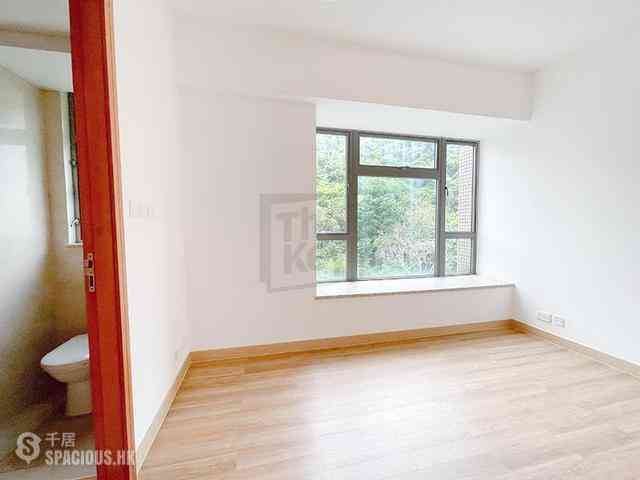 Pok Fu Lam - Villas Sorrento 05