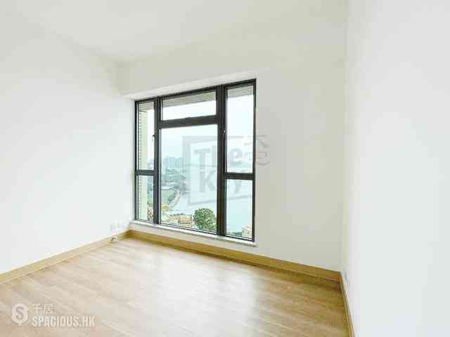 Pok Fu Lam - Villas Sorrento 06