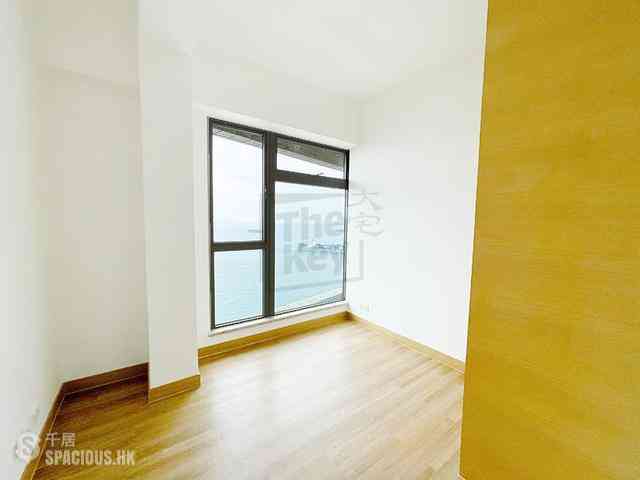 Pok Fu Lam - Villas Sorrento 07