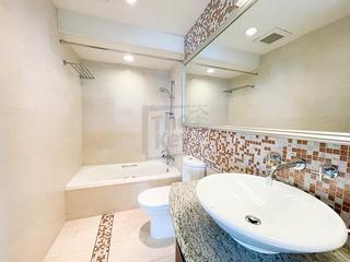 Pok Fu Lam - Villas Sorrento 08