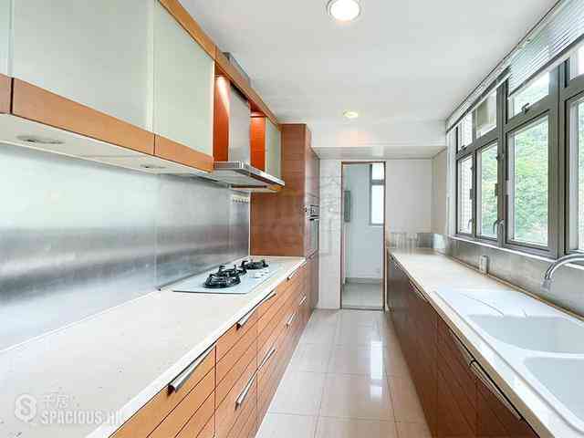 Pok Fu Lam - Villas Sorrento 09