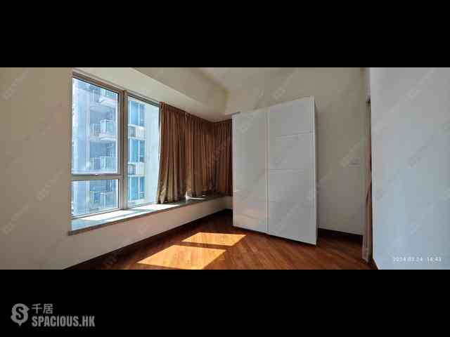 Wan Chai - The Avenue Phase 2 Block 3 08
