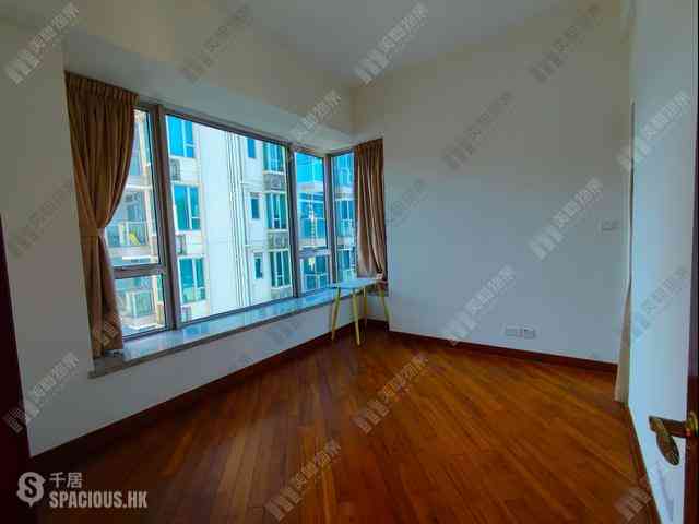 Wan Chai - The Avenue Phase 2 Block 3 09