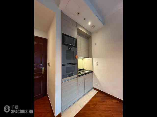 Wan Chai - The Avenue Phase 1 04