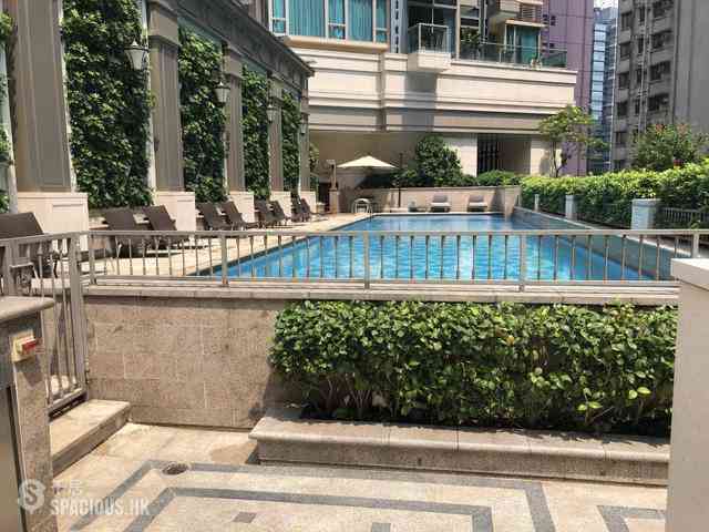 Wan Chai - The Avenue Phase 1 08