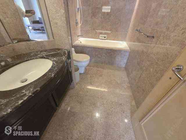 Wan Chai - Convention Plaza Apartments 09