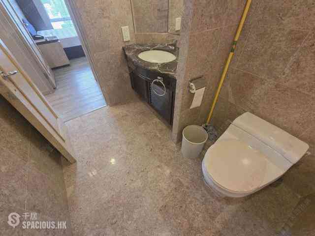 Wan Chai - Convention Plaza Apartments 11