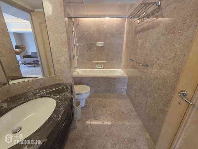 Wan Chai - Convention Plaza Apartments 12