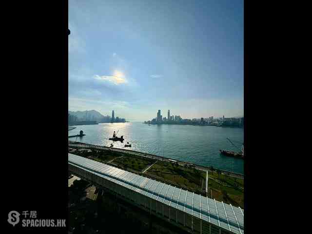 Fortress Hill - Harbour Glory 01