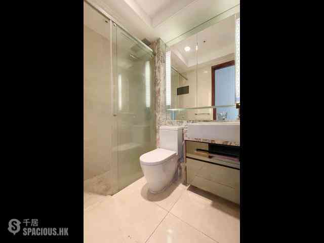 Wan Chai - The Avenue Phase 2 Block 1 04