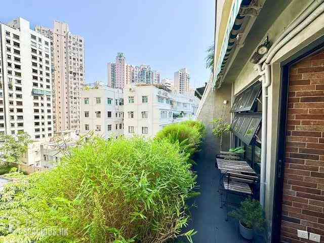 Mid Levels West - Fook Wah Mansions 03