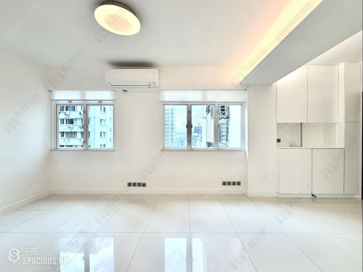 Tsuen Wan - On Fung Building 01