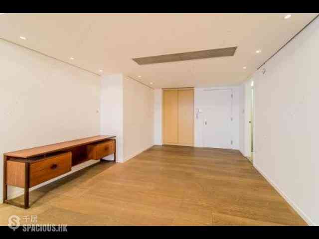 Wan Chai - Convention Plaza Apartments 07
