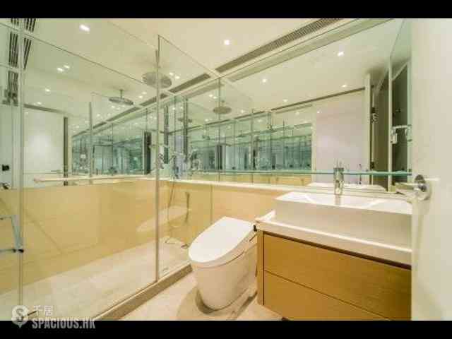 Wan Chai - Convention Plaza Apartments 15