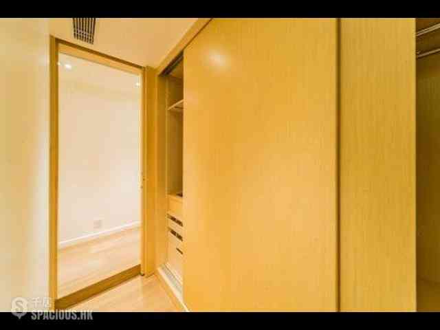 Wan Chai - Convention Plaza Apartments 12