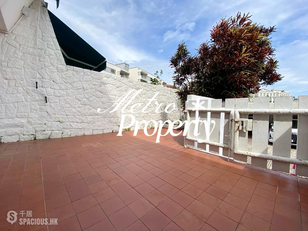 Chung Hom Kok - Jadebeach Villa 01