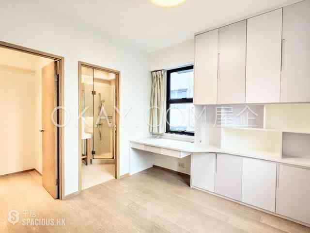 Mid Levels West - Peace Court 09