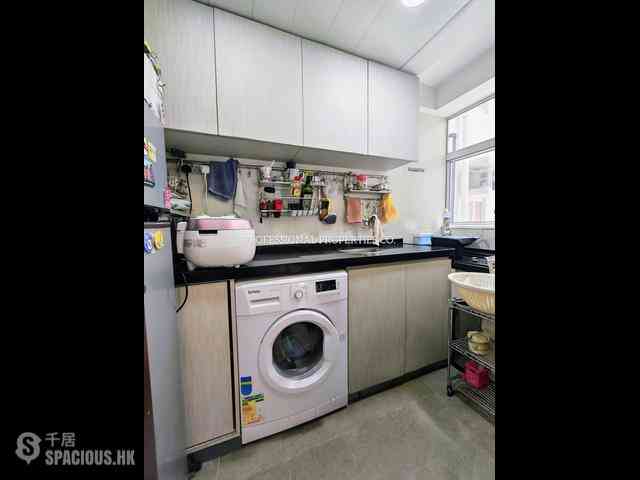 Kennedy Town - Pearl Court 06