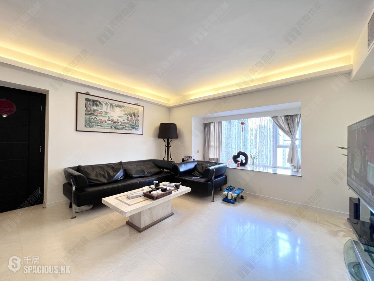 Mid Levels East - Monmouth Place 01