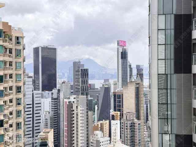 Wan Chai - The Zenith 01