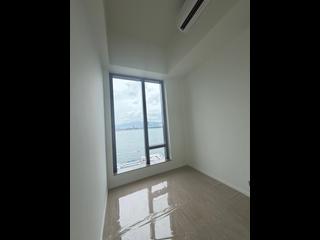 Sai Ying Pun - Des Voeux W Residence 13