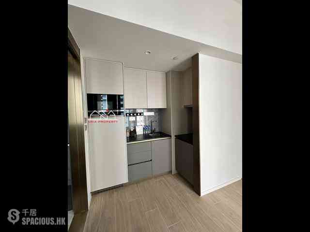 Sai Ying Pun - Des Voeux W Residence 07